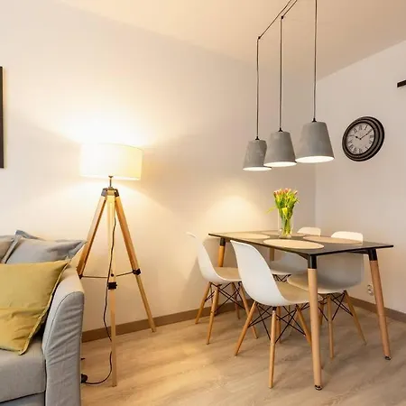 Comfy Place In The Heart Of Warsaw. Biz&travel. Βαρσοβία